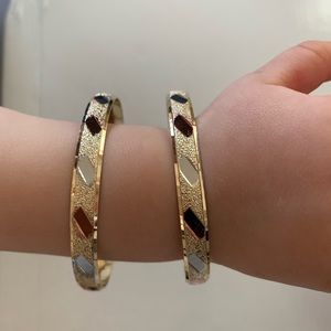 Women’s bracelets
